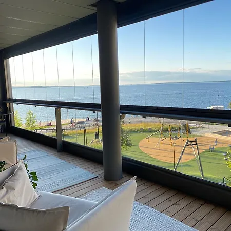 Top, Cozy, Lakeside, Sauna And Free Indoor Parking