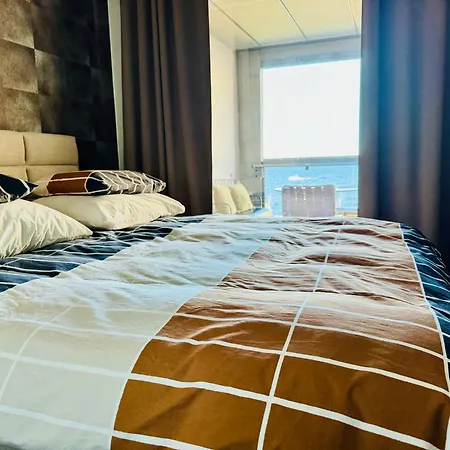 Top, Cozy, Lakeside, Sauna And Free Indoor Parking